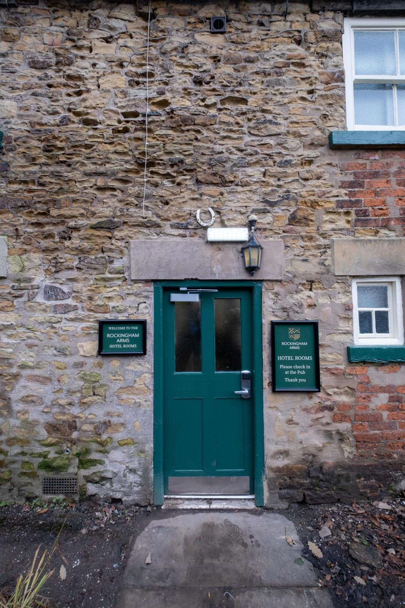 Rockingham Arms By Greene King Inns Wentworth  Esterno foto