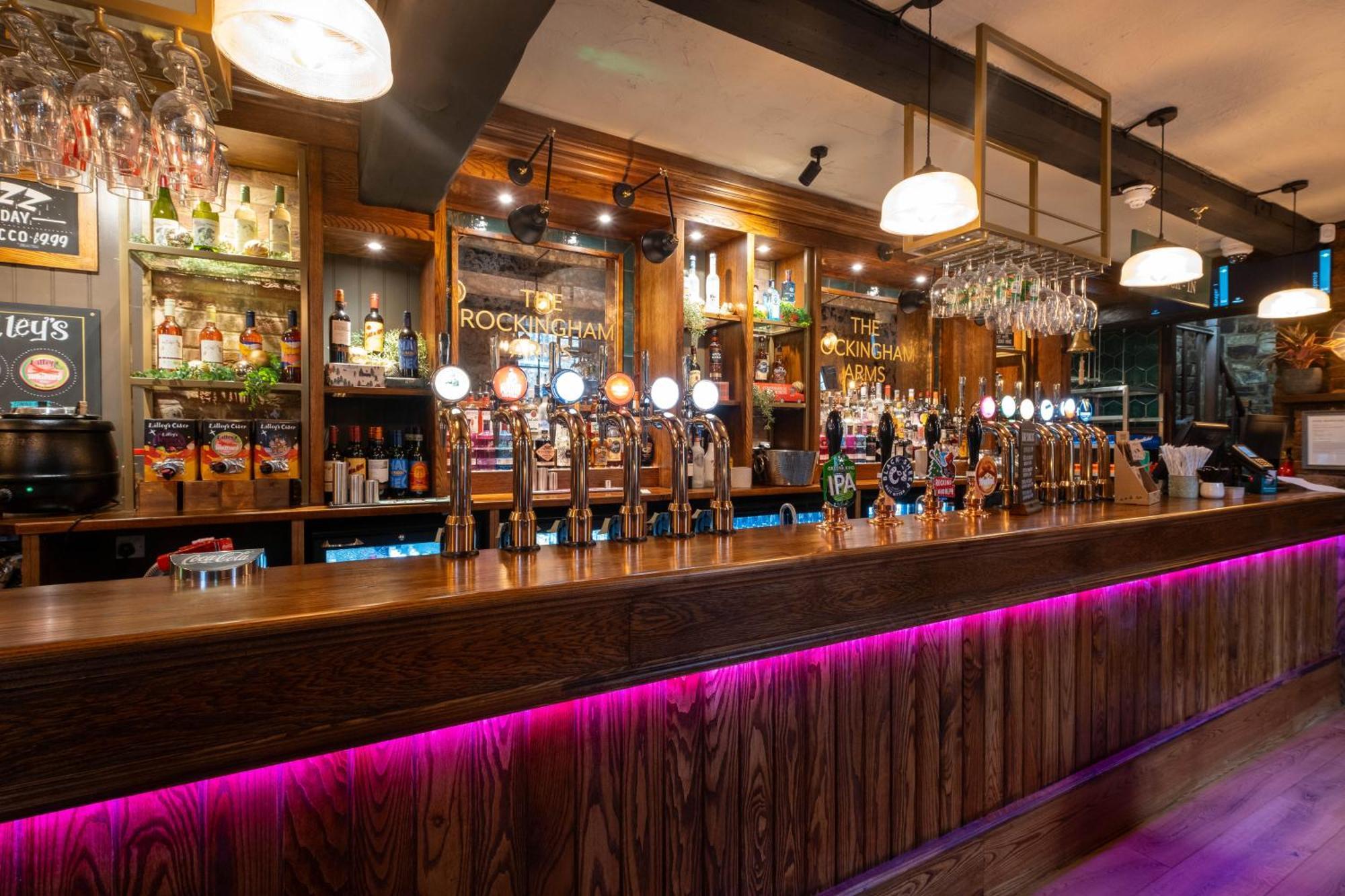 Rockingham Arms By Greene King Inns Wentworth  Esterno foto