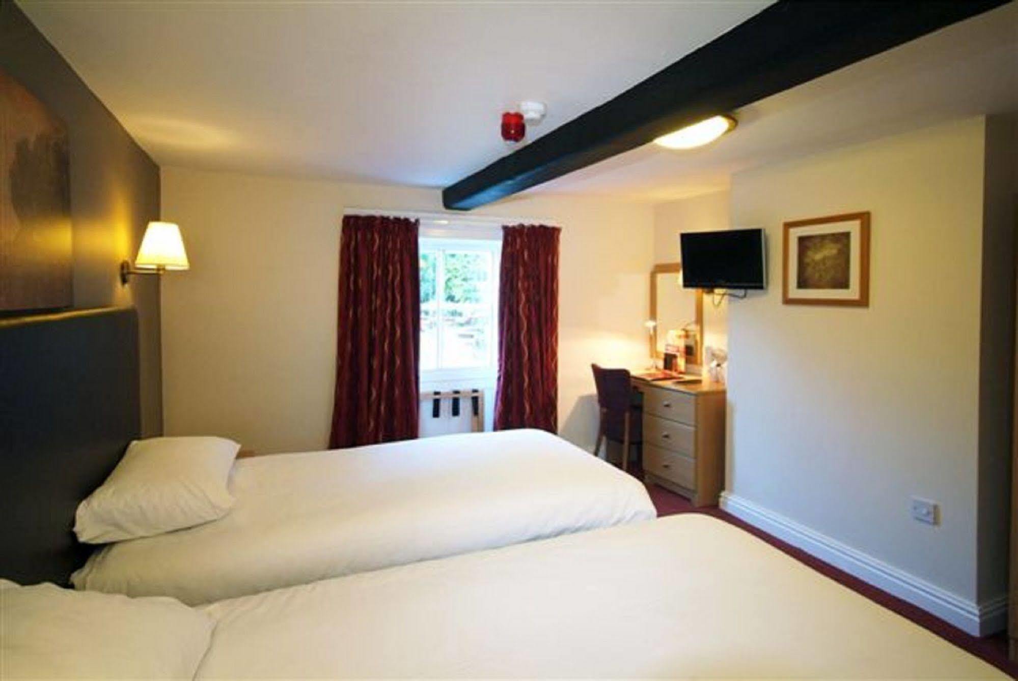 Rockingham Arms By Greene King Inns Wentworth  Esterno foto