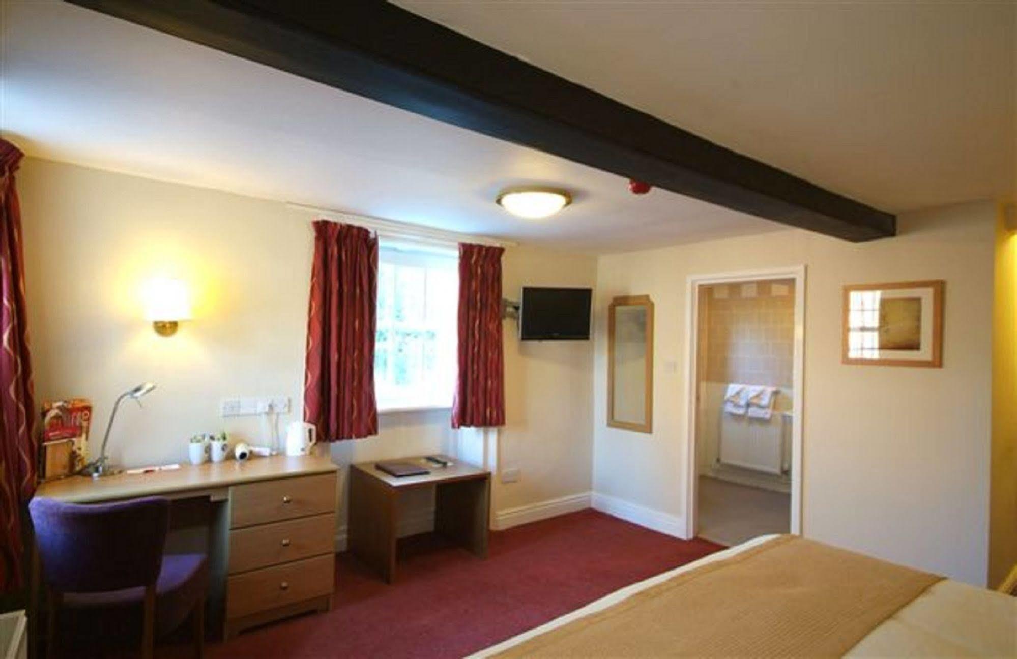 Rockingham Arms By Greene King Inns Wentworth  Esterno foto
