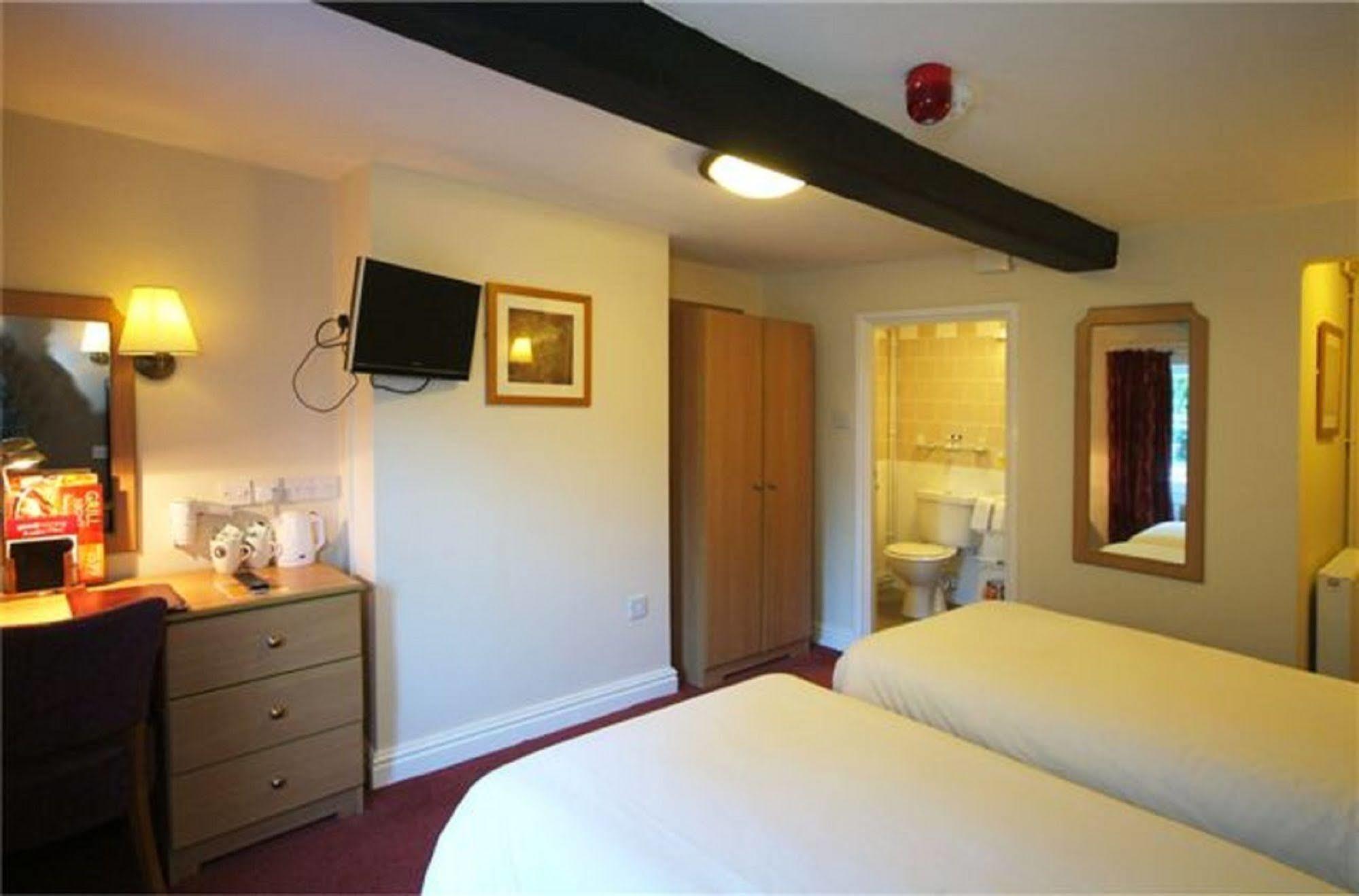 Rockingham Arms By Greene King Inns Wentworth  Esterno foto